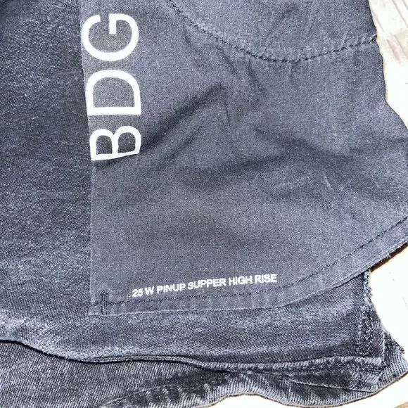 BDG pinup high waisted shorts - Picture 3 of 3